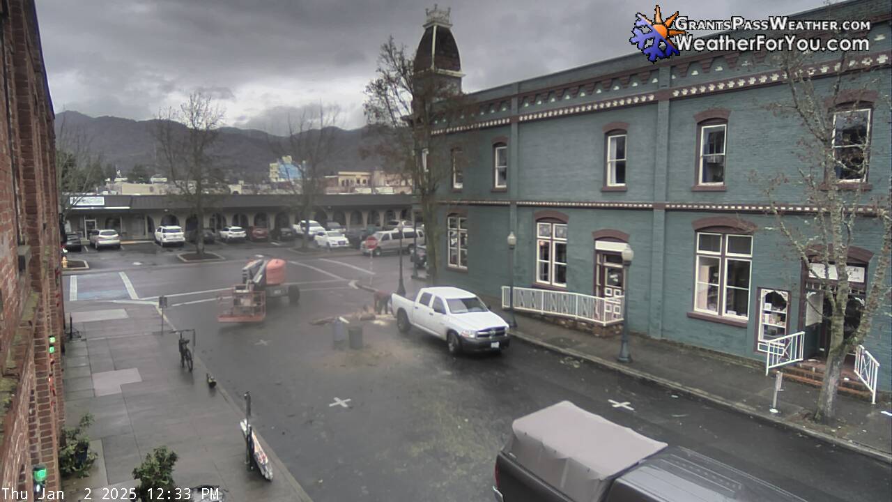 Grants Pass Christmas Tree Camera
